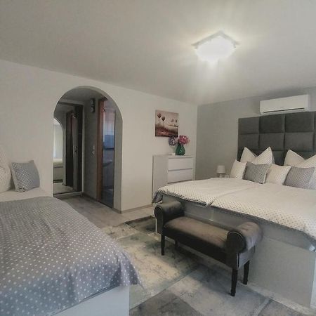 Bed and Breakfast Anna Panzio Herend Exterior foto